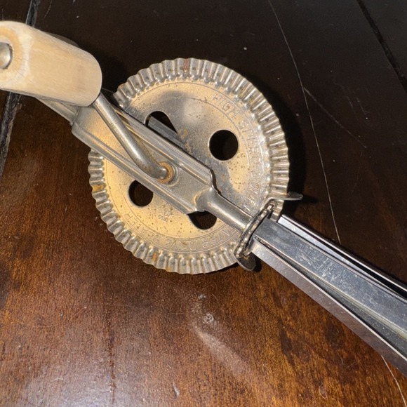 Vintage EKCO Hi-Speed Hand Beater-Wood Handles - Picture 5 of 5